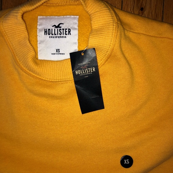 Hollister Tops - Hollister Crop Crew-Neck